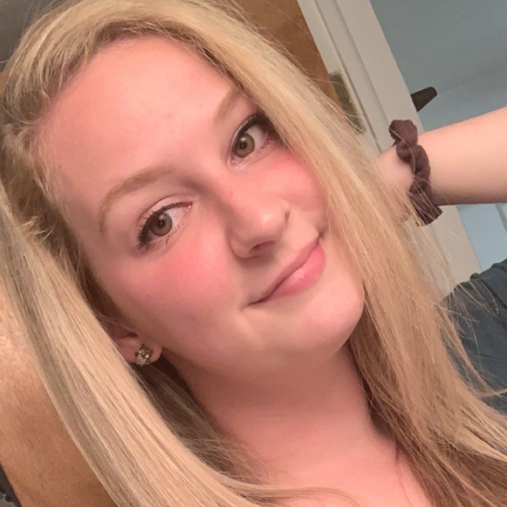 Meet your Posher, Courtney